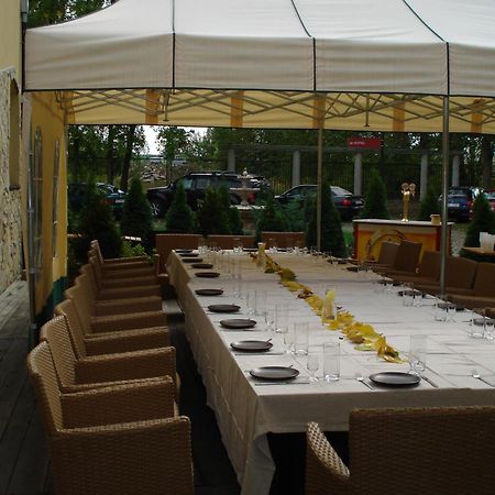 Hotel Trzy Swiaty Spa & Wellness Rajska Wyspa Гливице Екстериор снимка