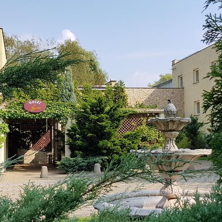 Hotel Trzy Swiaty Spa & Wellness Rajska Wyspa Гливице Екстериор снимка