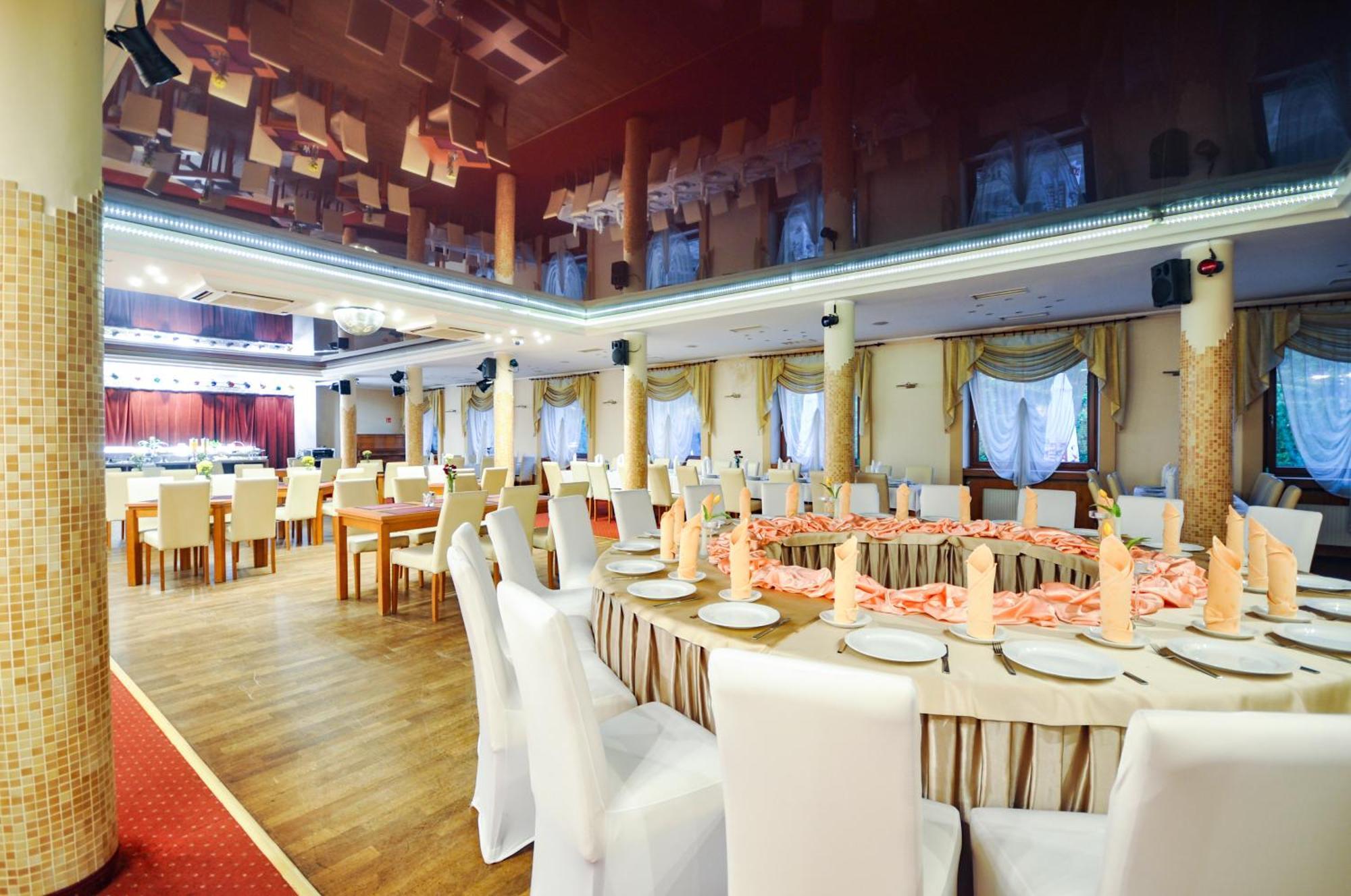 Hotel Trzy Swiaty Spa & Wellness Rajska Wyspa Гливице Екстериор снимка