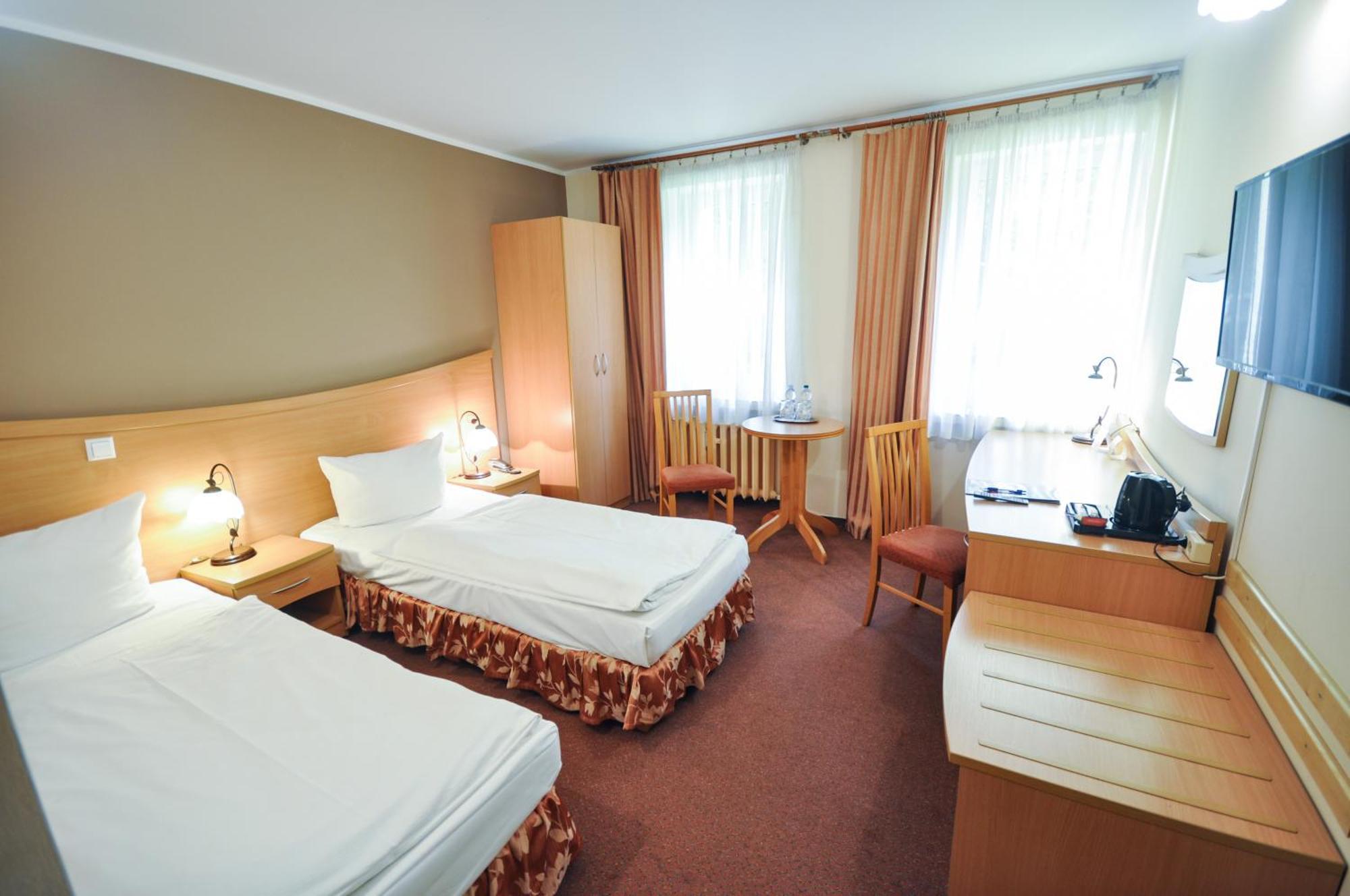 Hotel Trzy Swiaty Spa & Wellness Rajska Wyspa Гливице Екстериор снимка