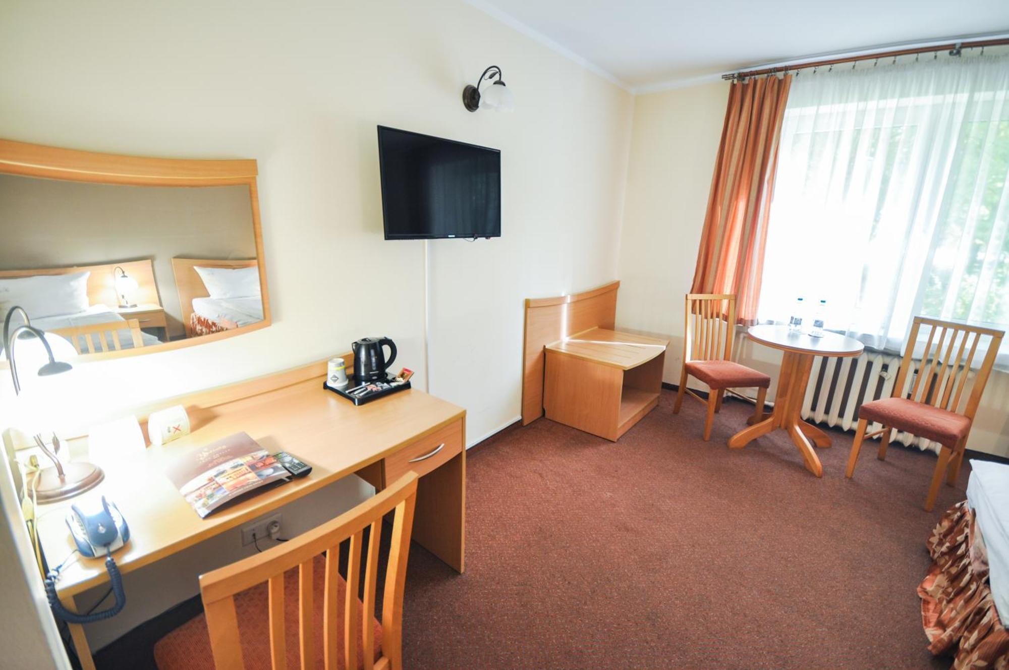 Hotel Trzy Swiaty Spa & Wellness Rajska Wyspa Гливице Екстериор снимка