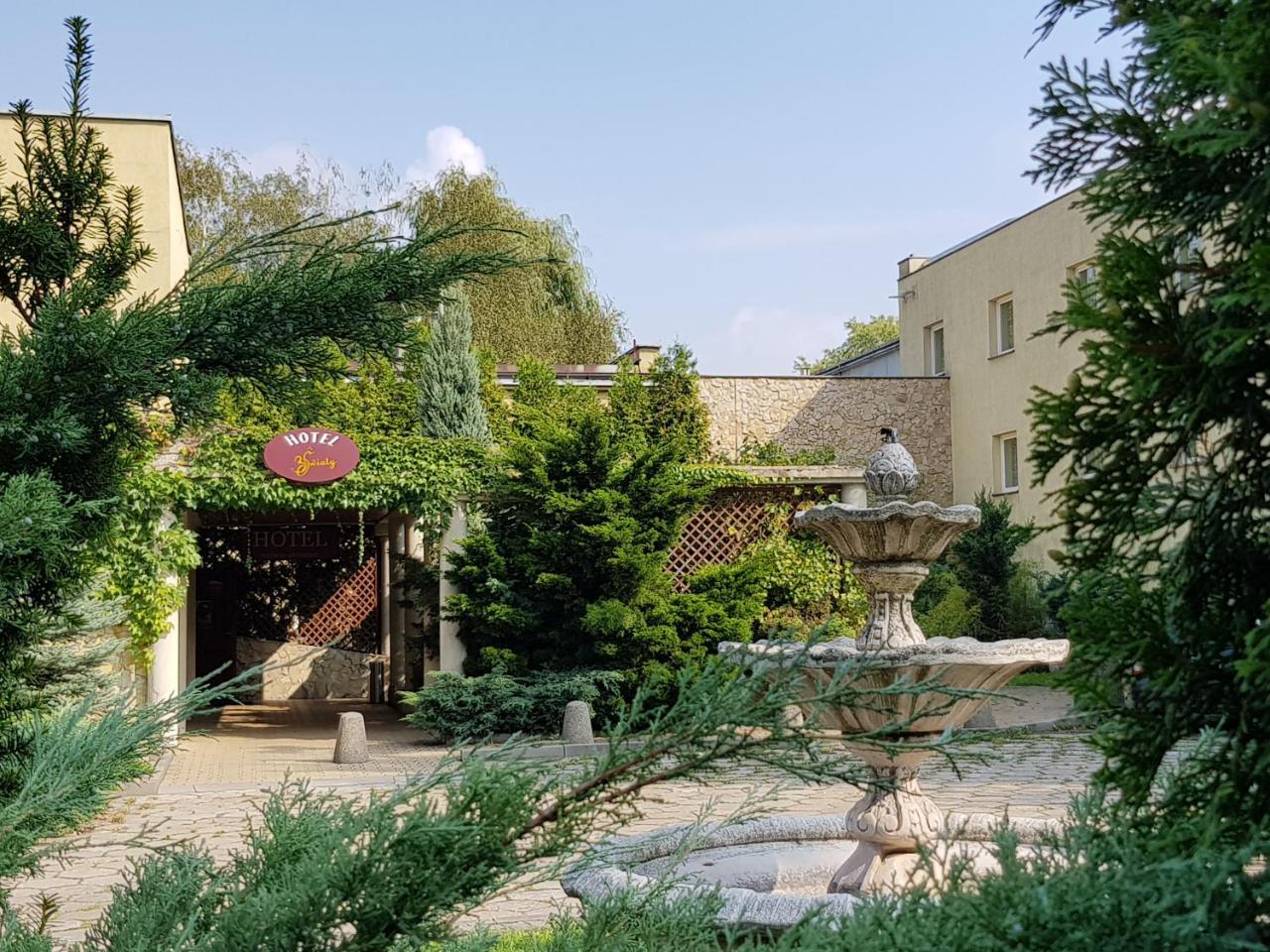 Hotel Trzy Swiaty Spa & Wellness Rajska Wyspa Гливице Екстериор снимка